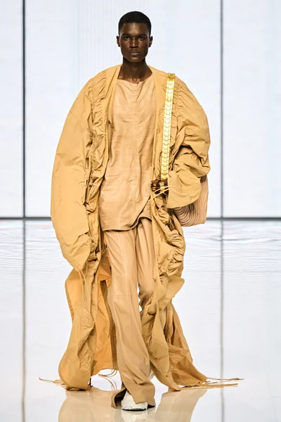 Look 25